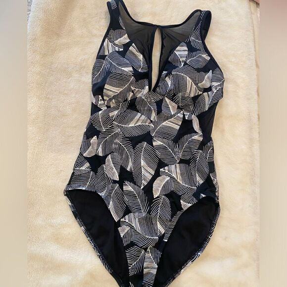 Black & White Swimsuit Size 12/14 - Picture 1 of 4